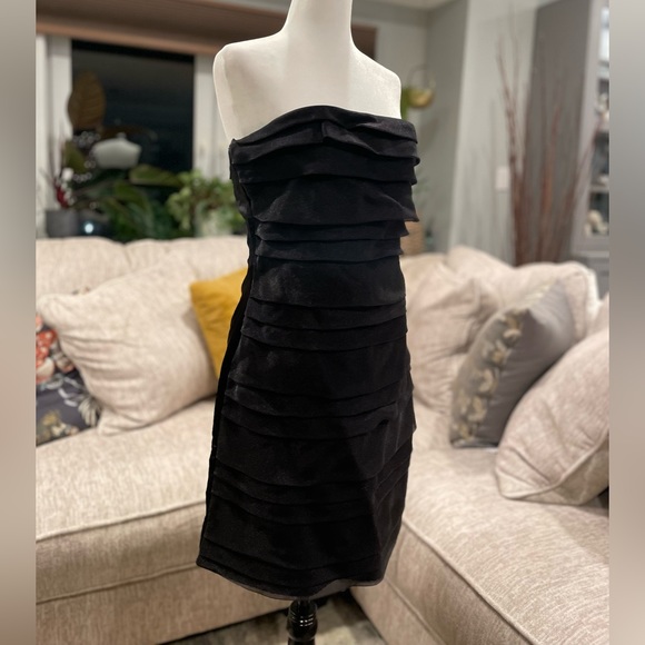 Stunning Cocktail Dress by twentyone - Picture 3 of 9